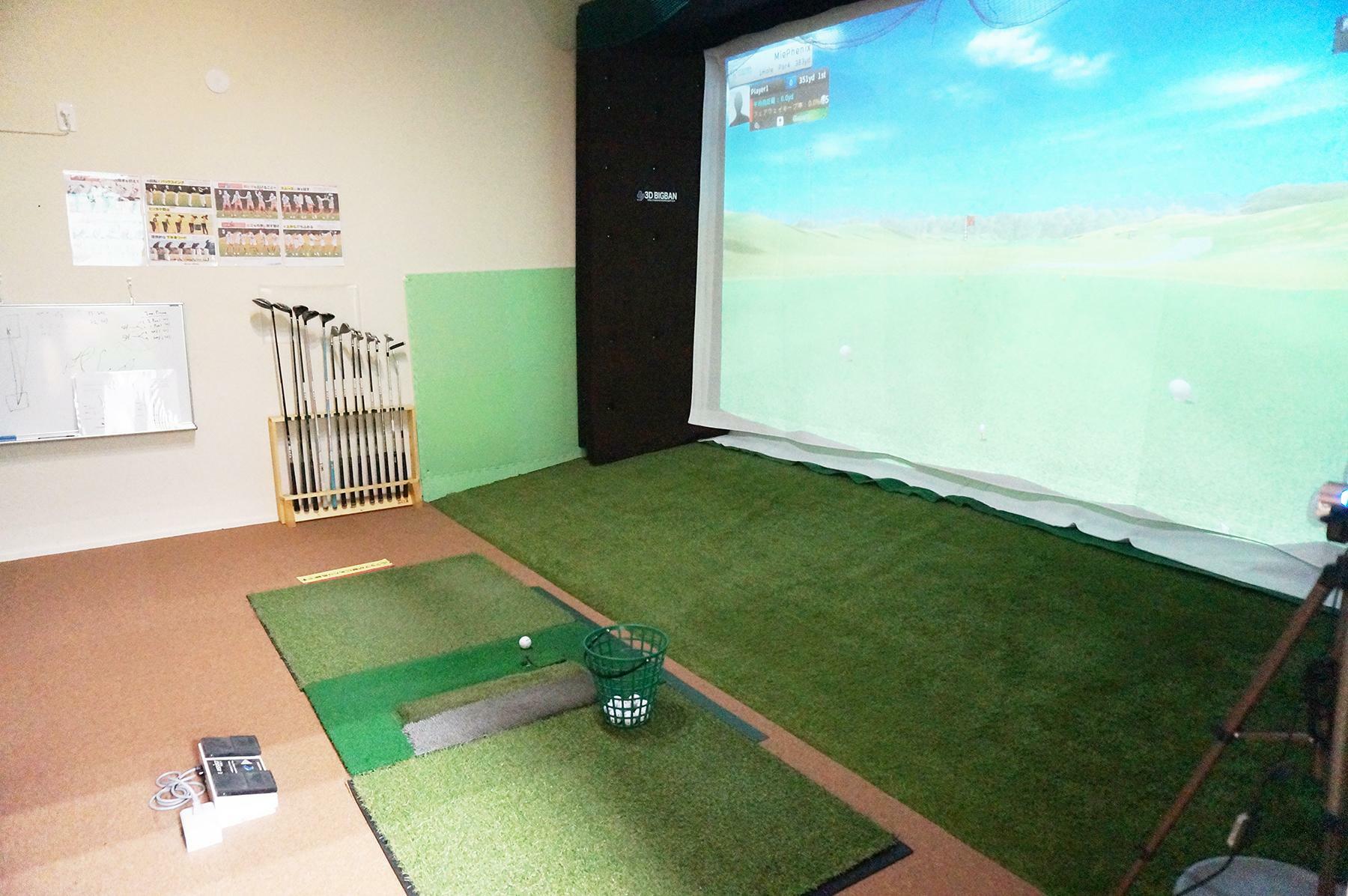 プライベートルームでは海外の有名ゴルフ場のラウンド体験もできます。