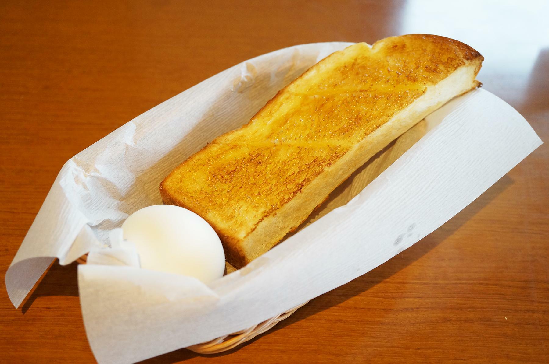 バタートースト　バターがたっぷり塗られており、サクサクで香ばしく美味しいトーストです。
