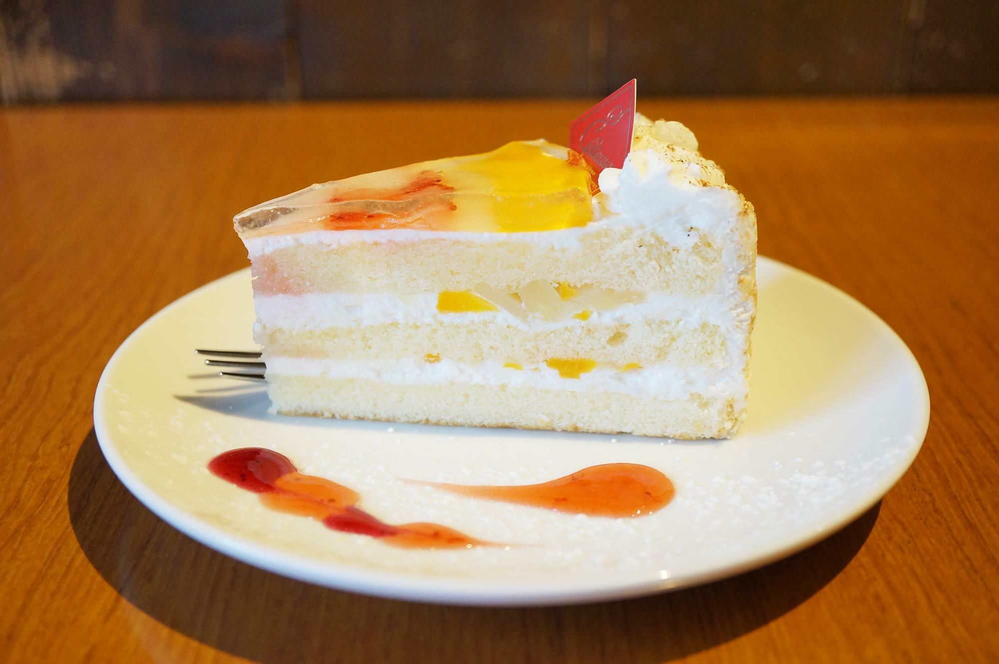 フルーツショートケーキ　こちらはフルーツソースのデコレーションです。