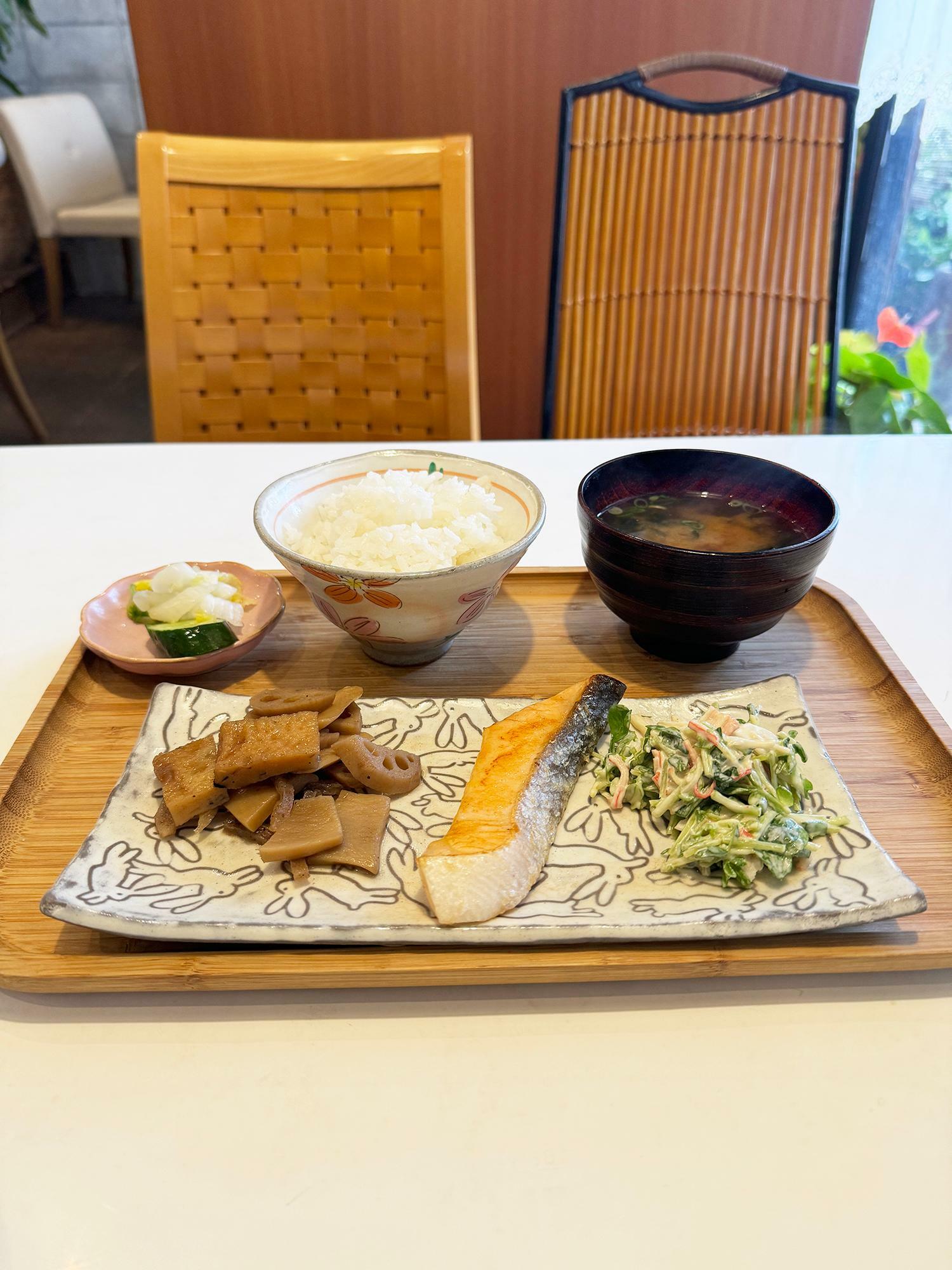 朝ごはんモーニング（ドリンク代に+300円）