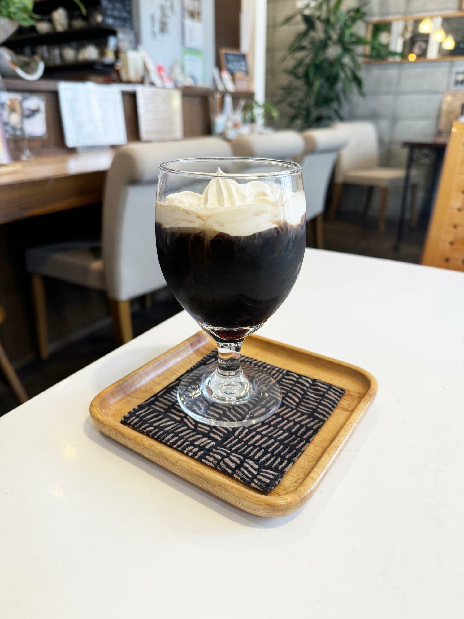 アイスウインナーコーヒー（税込み550円）