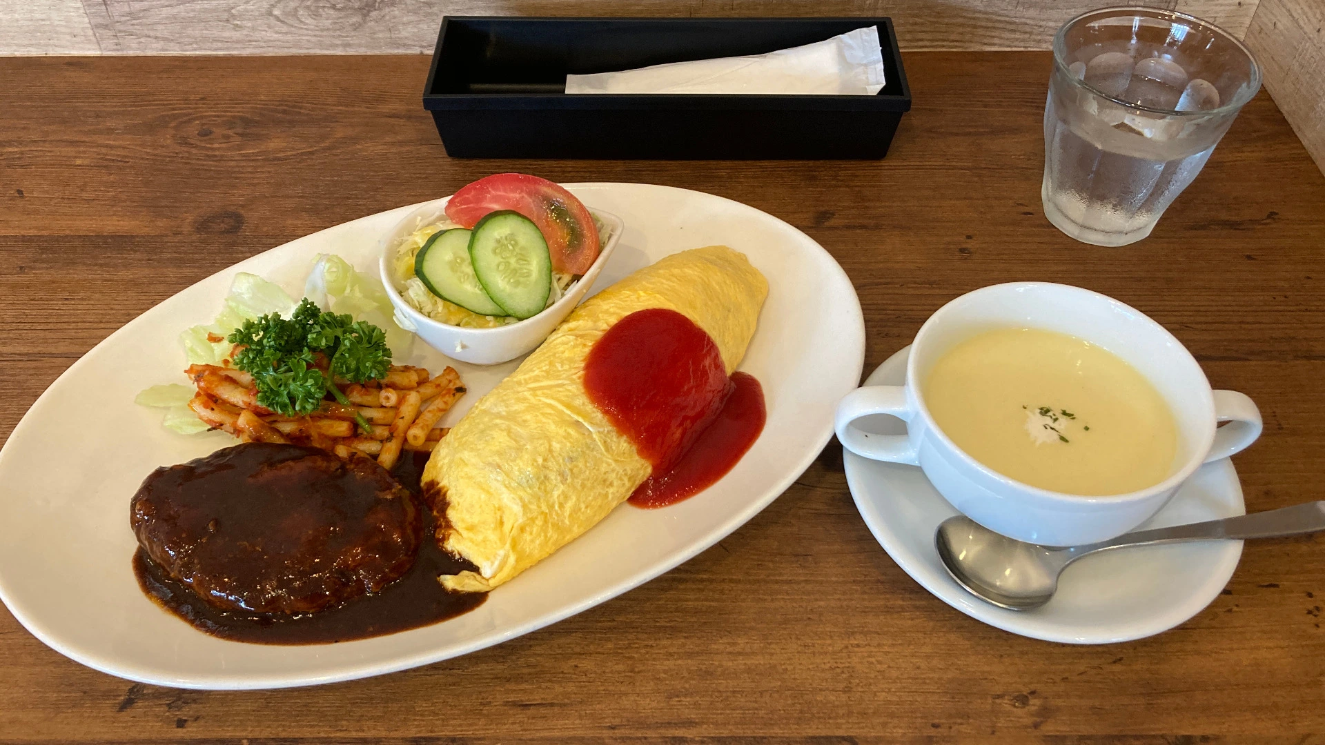 【習志野市】津田沼の老舗洋食店！オムライスプレートが美味しい