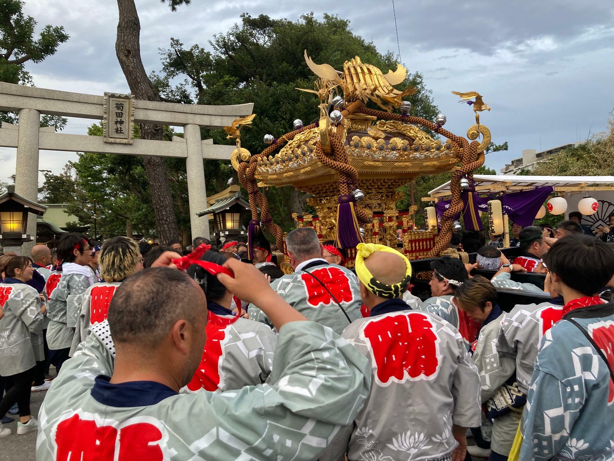 菊田神社例大祭：神輿渡御