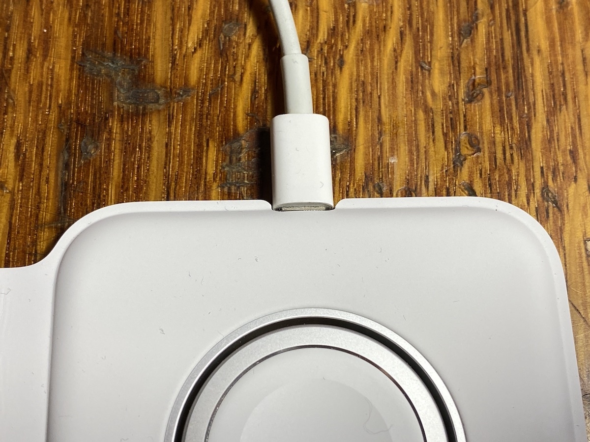 レビュー】MagSafe デュアル充電パッド、見た目はクールだが レビュー】MagSafe デュアル充電パッド、見た目はクールだが