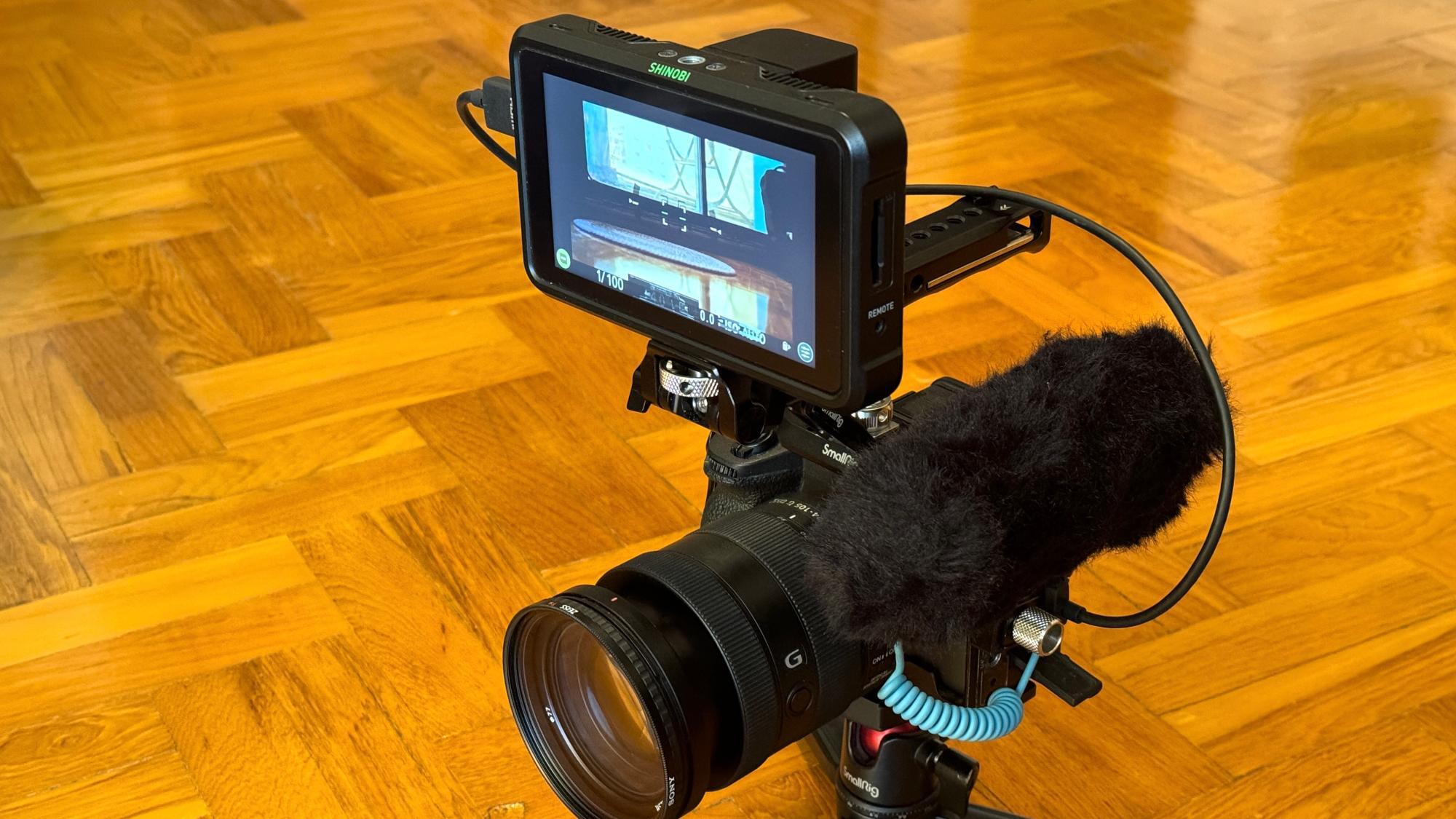 デジカメにスマホサイズの画面を。ATOMOSのSHINOBIが超便利 デジカメにスマホサイズの画面を。ATOMOSのSHINOBIが超便利