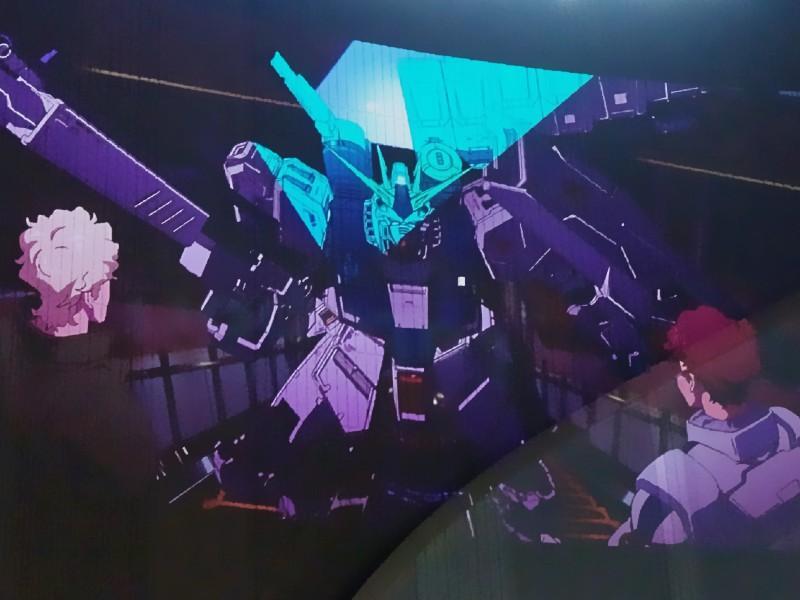 動き出す1/12サイズのνガンダム立像