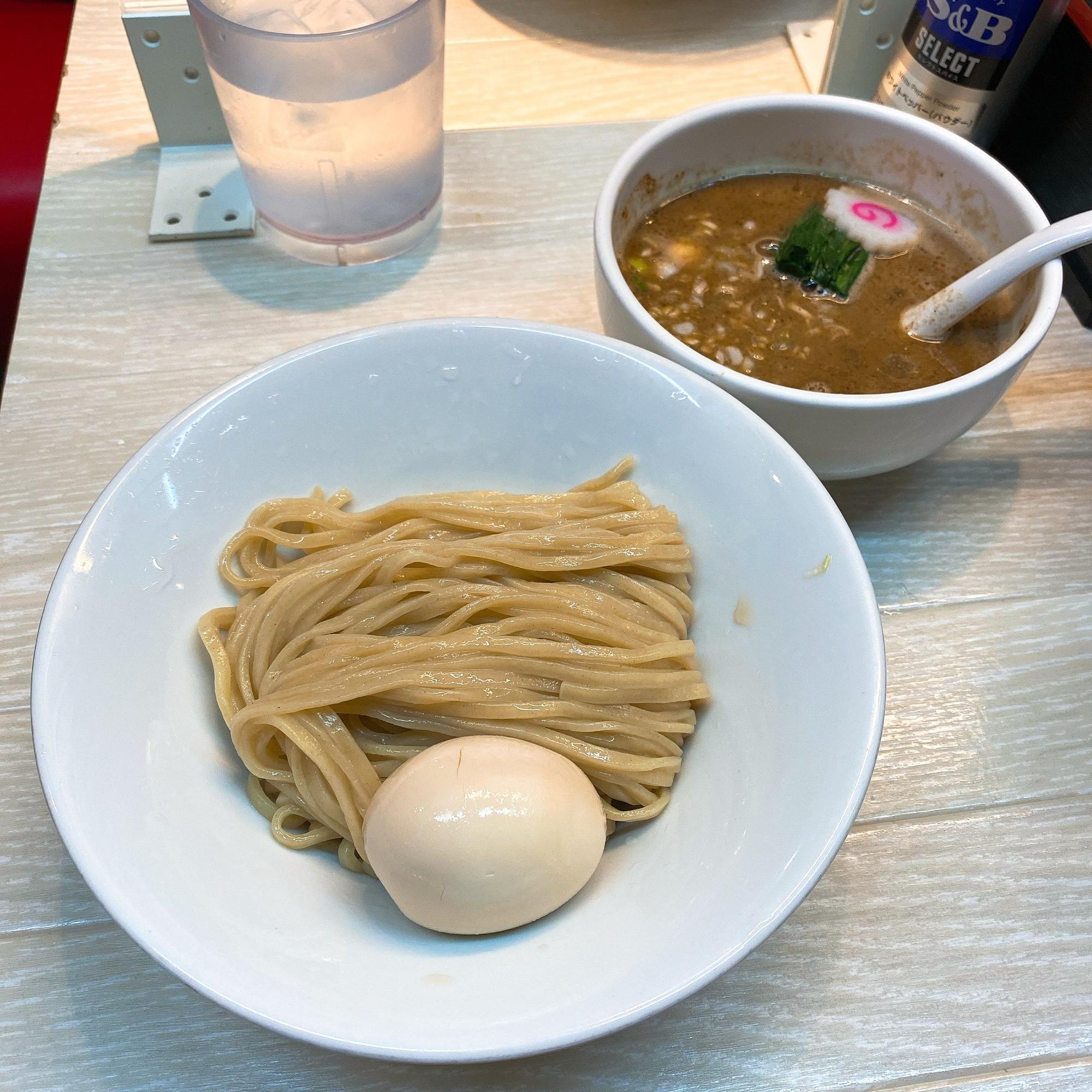 つけ麺並盛り、煮玉子(¥900、¥120)