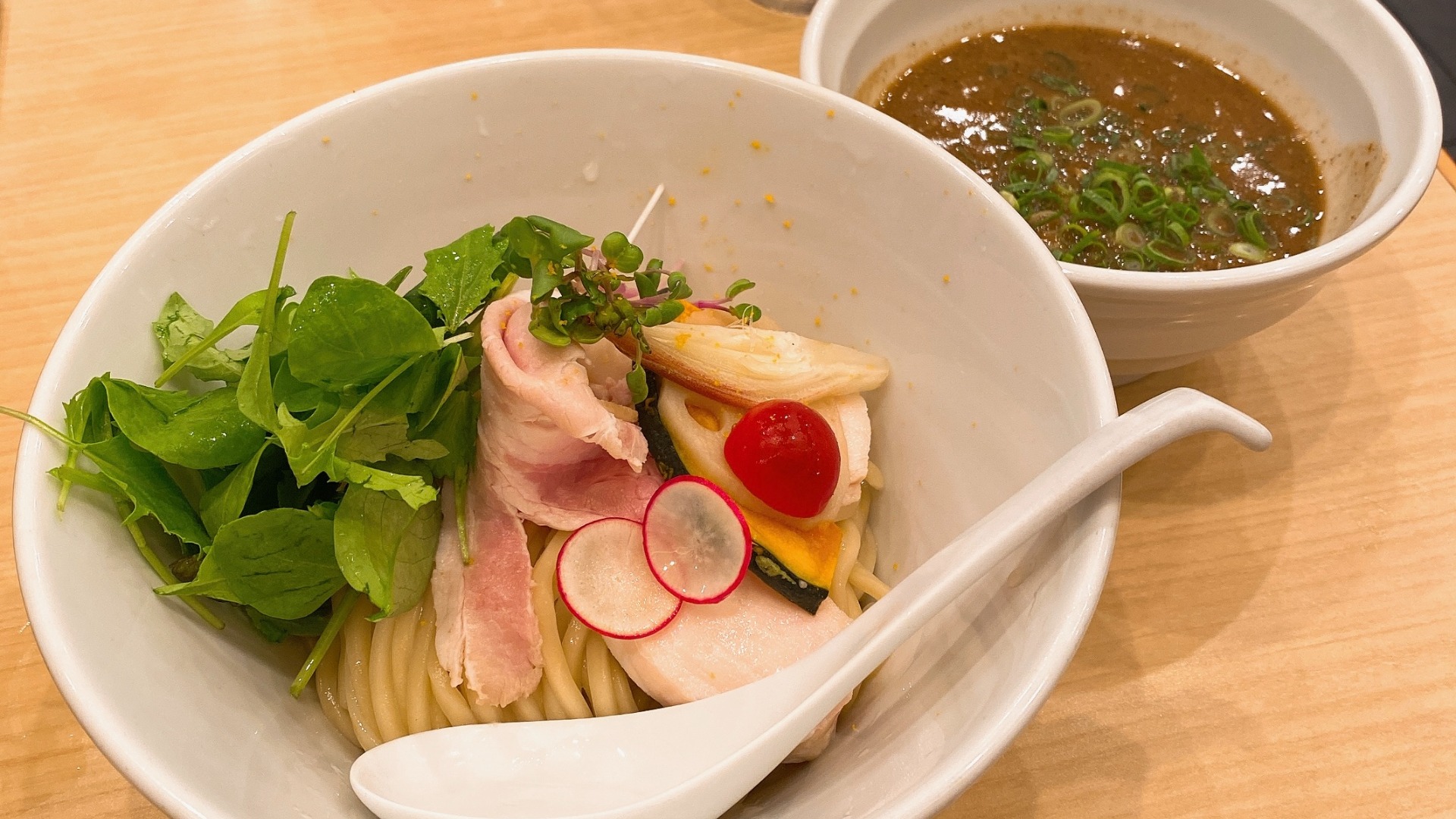 大手町周辺でつけ麺が食べたくなったら絶対にここ！女性人気も高い上品