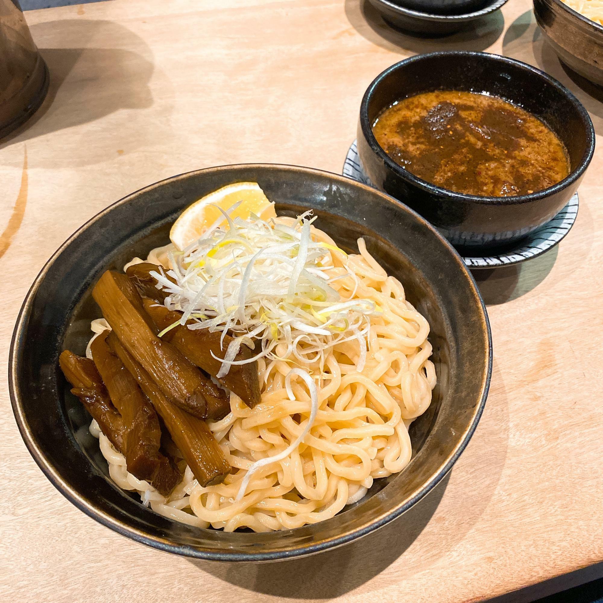 つけ麺【魚介・鶏とんこつ】大盛り、極太メンマ