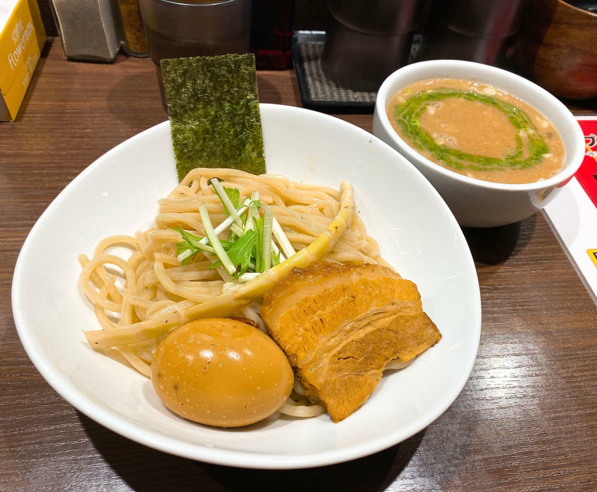 つけ麺並盛り、味つけ玉子