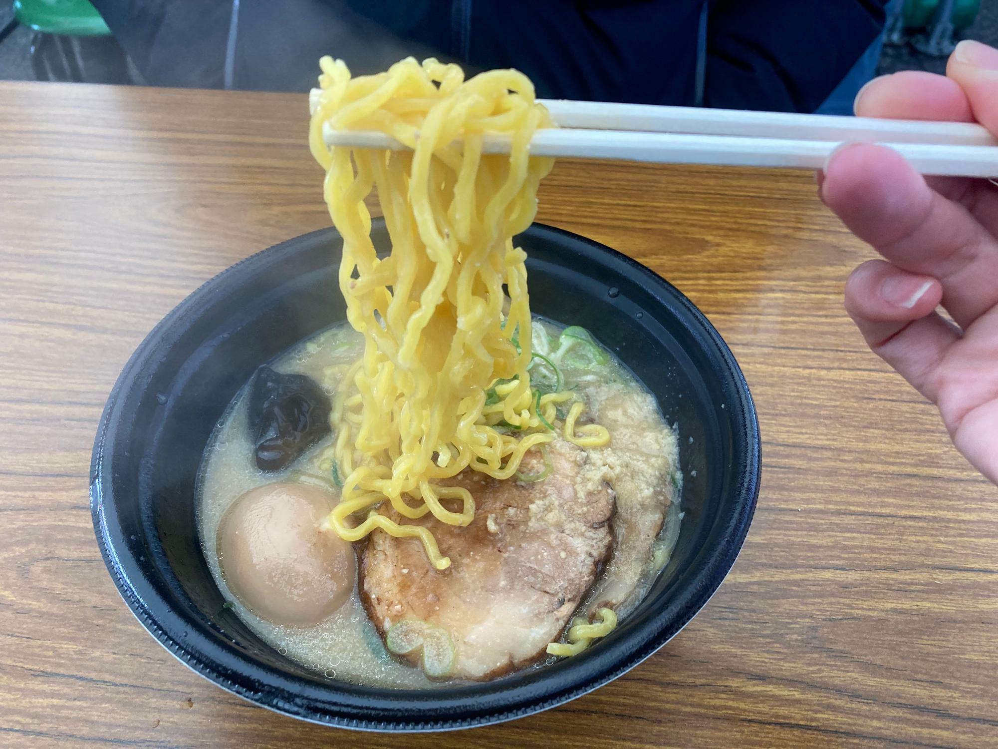 「札幌みその」（北海道）さんの炙りチャーシュー麺味玉入り　1,000円