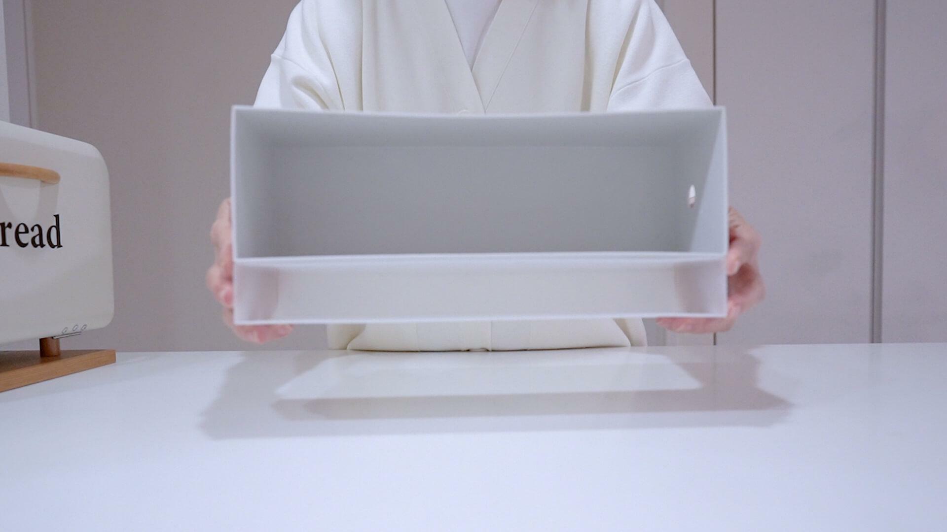上：無印良品の10cm幅ファイルボックス　下：スタンダードプロダクツの４cm幅ファイルボックス
