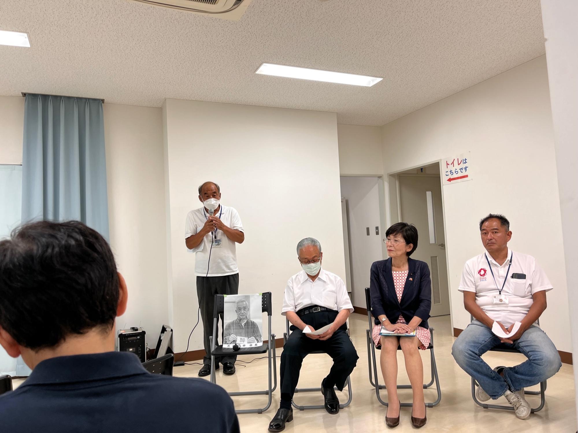 左から藤浦市会議員、森山摂津市長、福住市会議員、中川府会議員