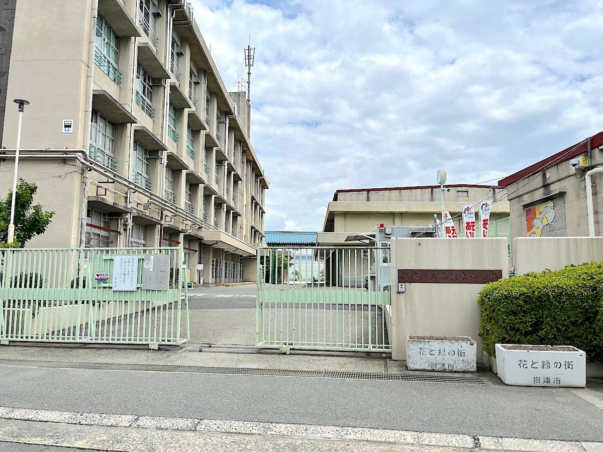 鳥飼東小学校