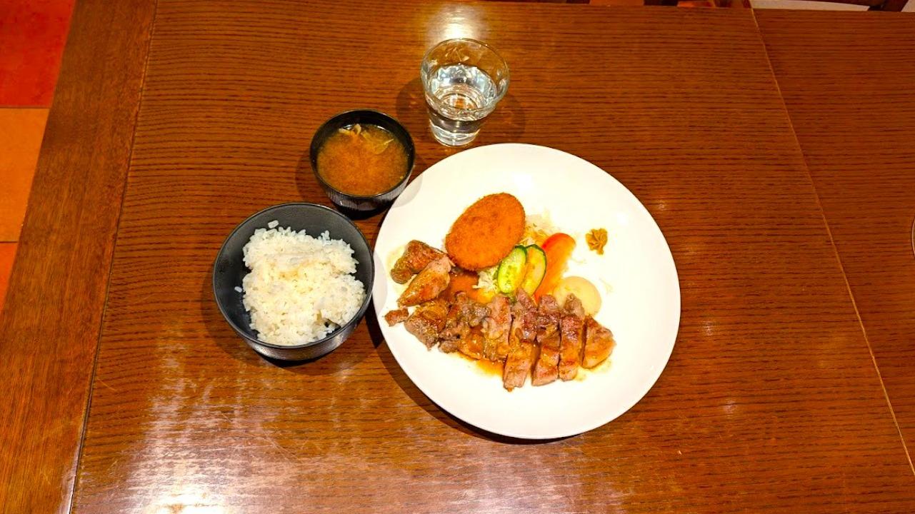 大阪市】旨い！老舗洋食居酒屋ランチ900円！名物ポークステーキ