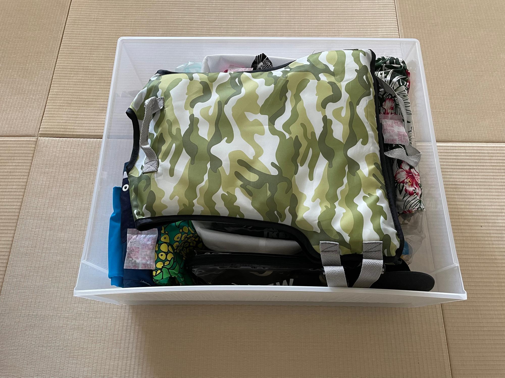 家族3人分の水遊び用品をまとめています
