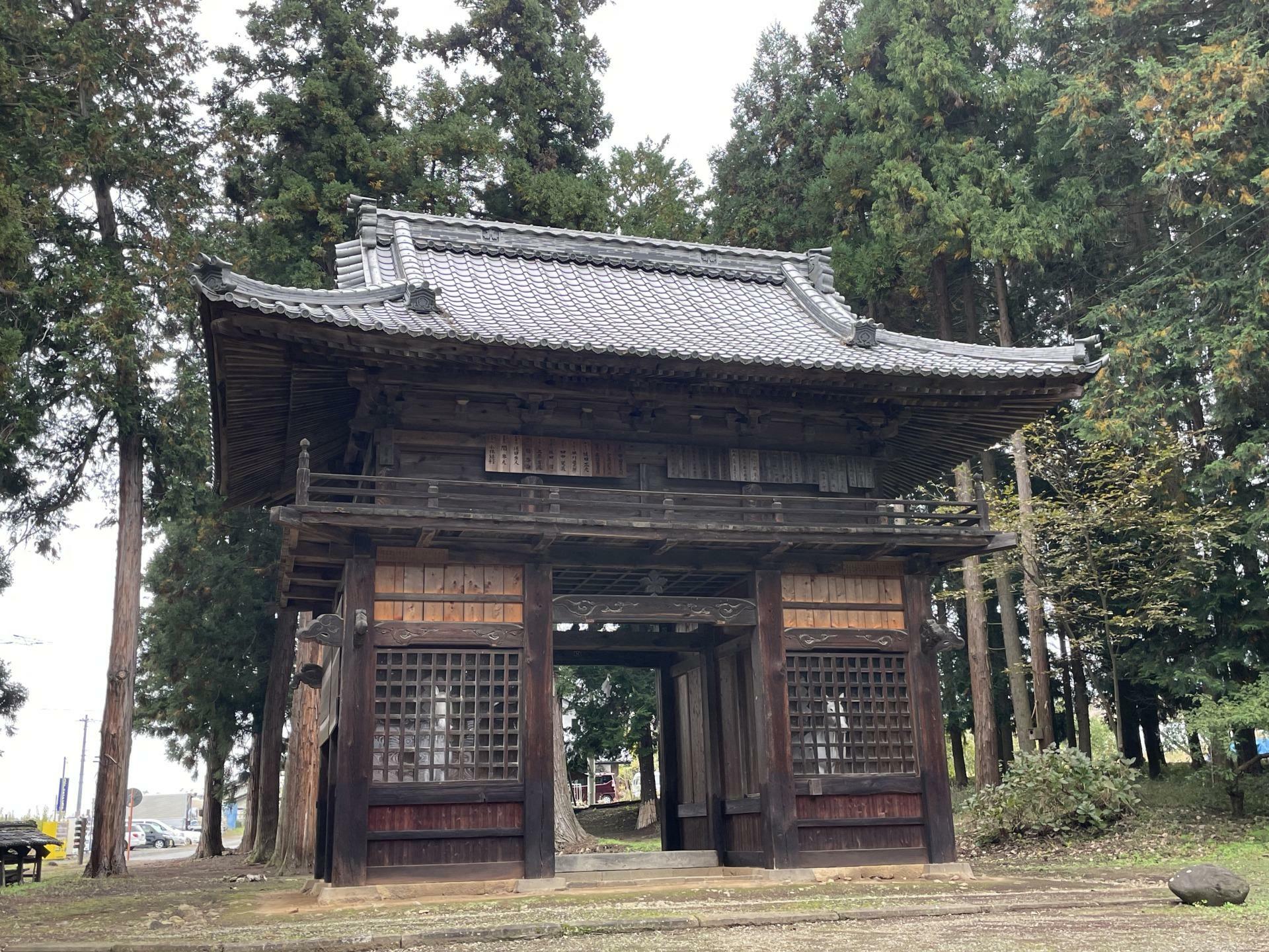 安曽神社の随身門