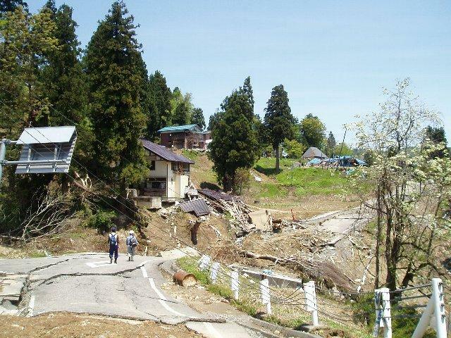 新潟県中越地震（2004年発生）の被害状況（気象庁HPより）。