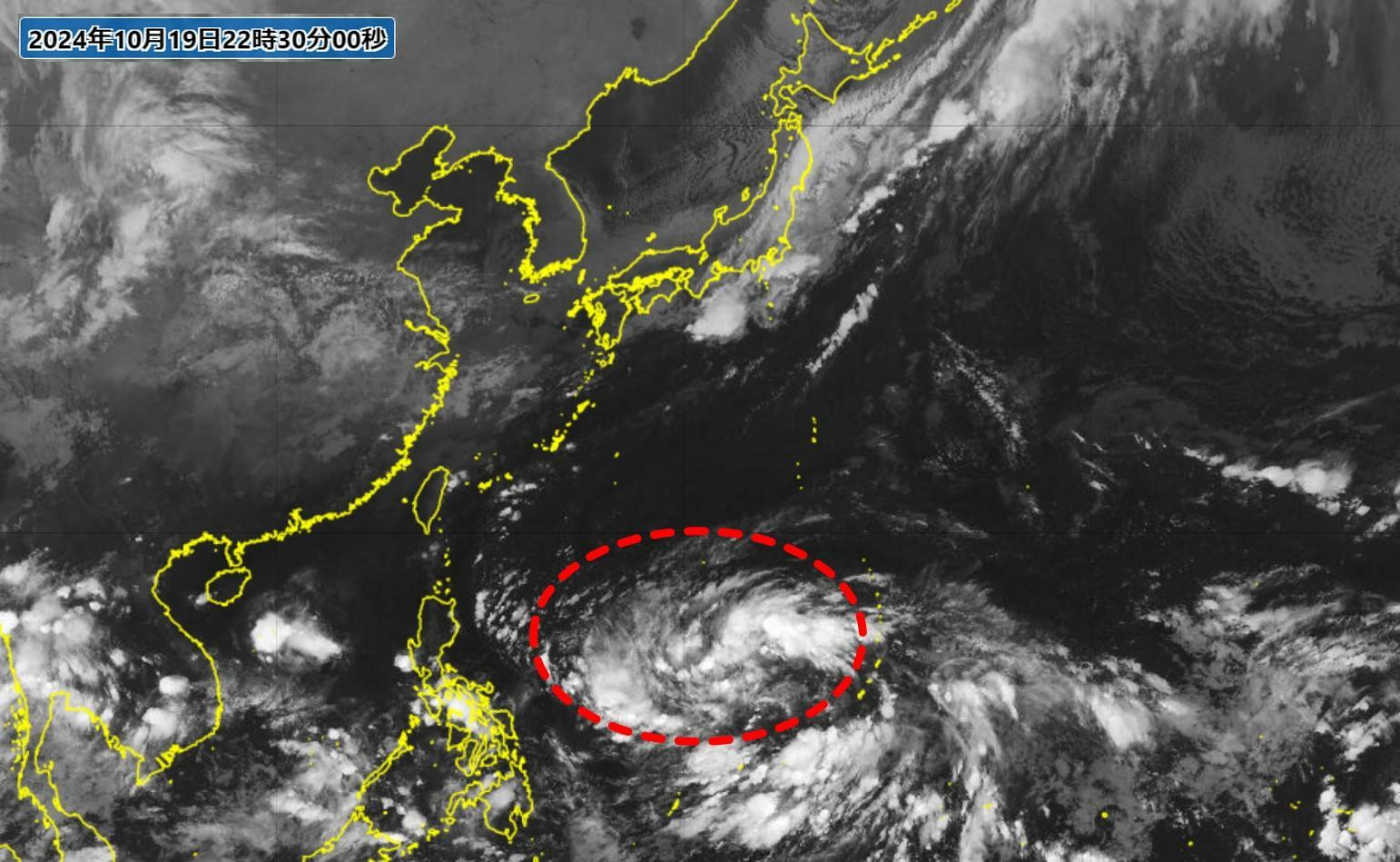 19日22時30分の気象衛星画像。赤い点線のあたりで雲がまとまりつつある。