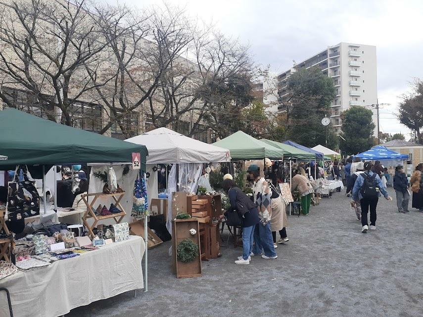 「アートむすび市in蕨 北町ハンドメイドストリート2023」の様子（2023年9月）