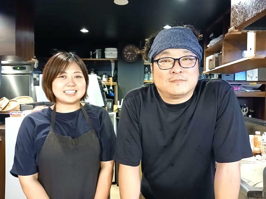 「さぼり場」店長の江副恵理さん(左)と代表の遠山繁樹さん(右)