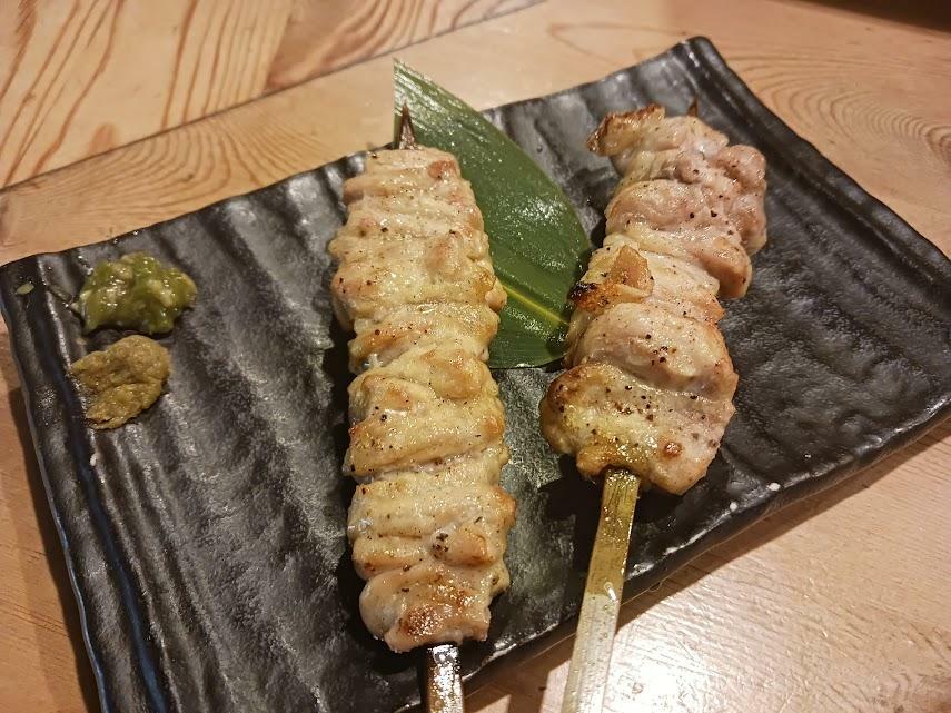 自慢の炭火焼き鳥