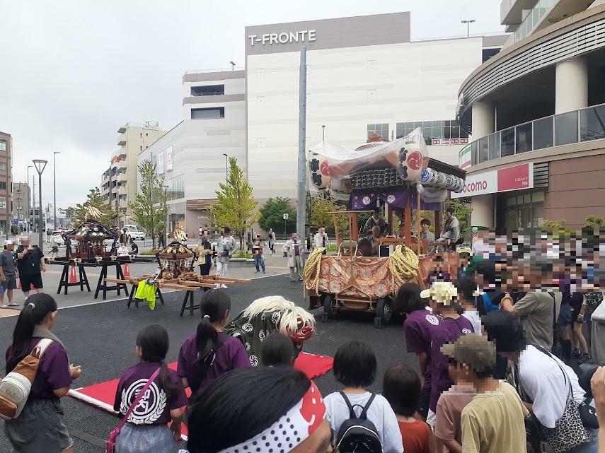 夏祭りで披露されている「沖内囃子」（2024年7月）