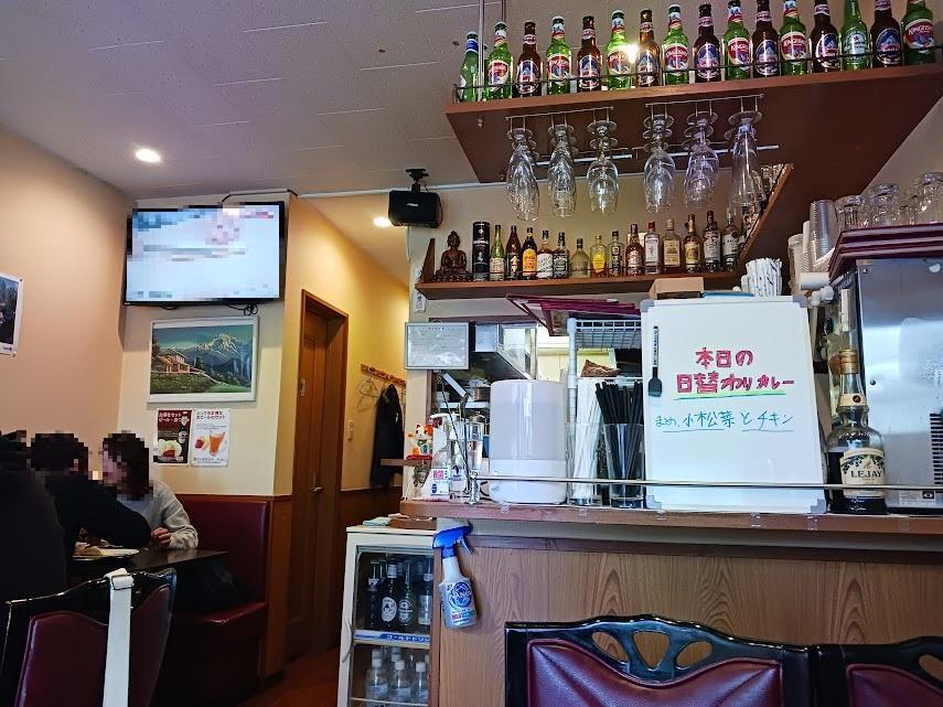 賑わう店内