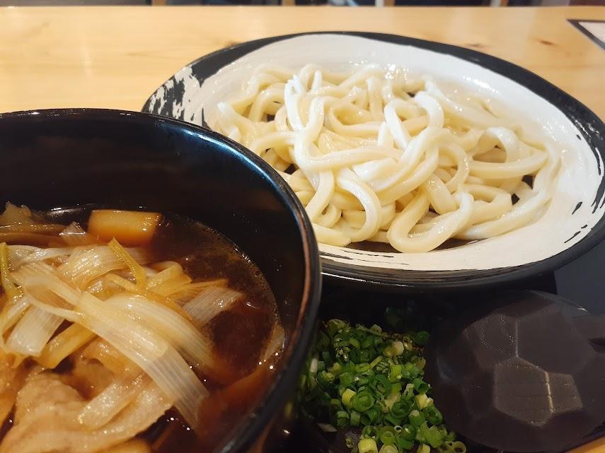 埼玉を代表する「武蔵野肉汁うどん」