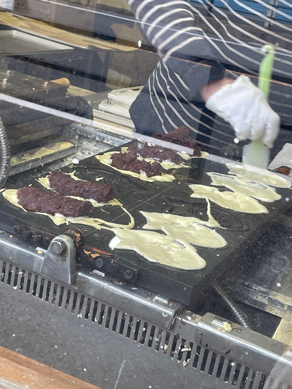 横須賀市】袋からはみ出る！サクサク羽根付きたい焼きは美味しさが