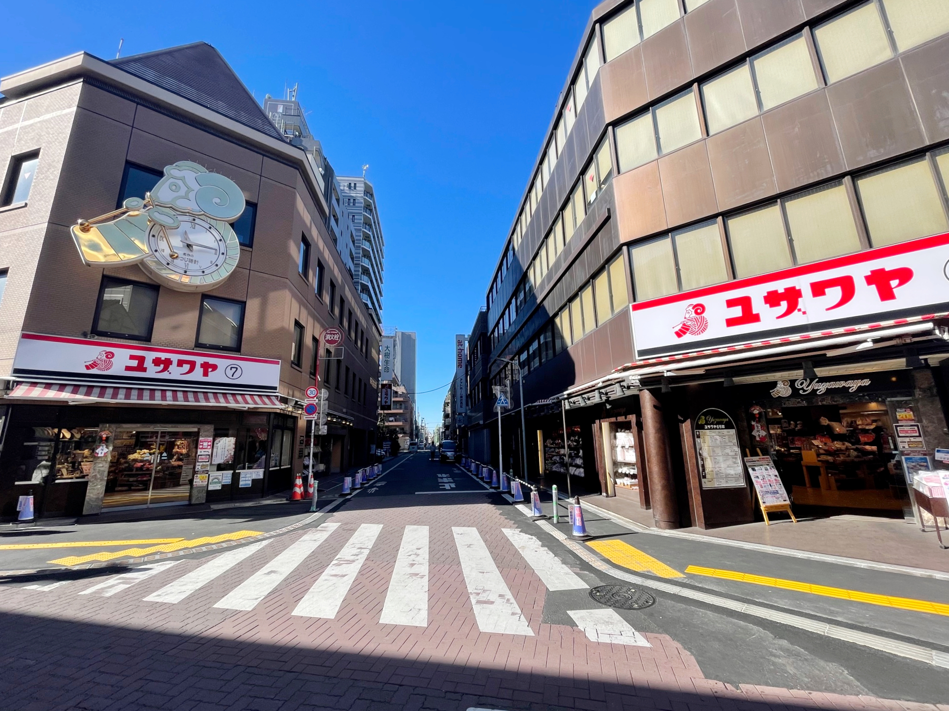 左が7号館・右が6号館、その隣が5号館