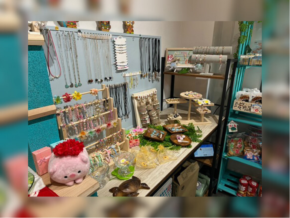 相模原市南区】沖縄出身オーナーが手がける南国風の駄菓子屋