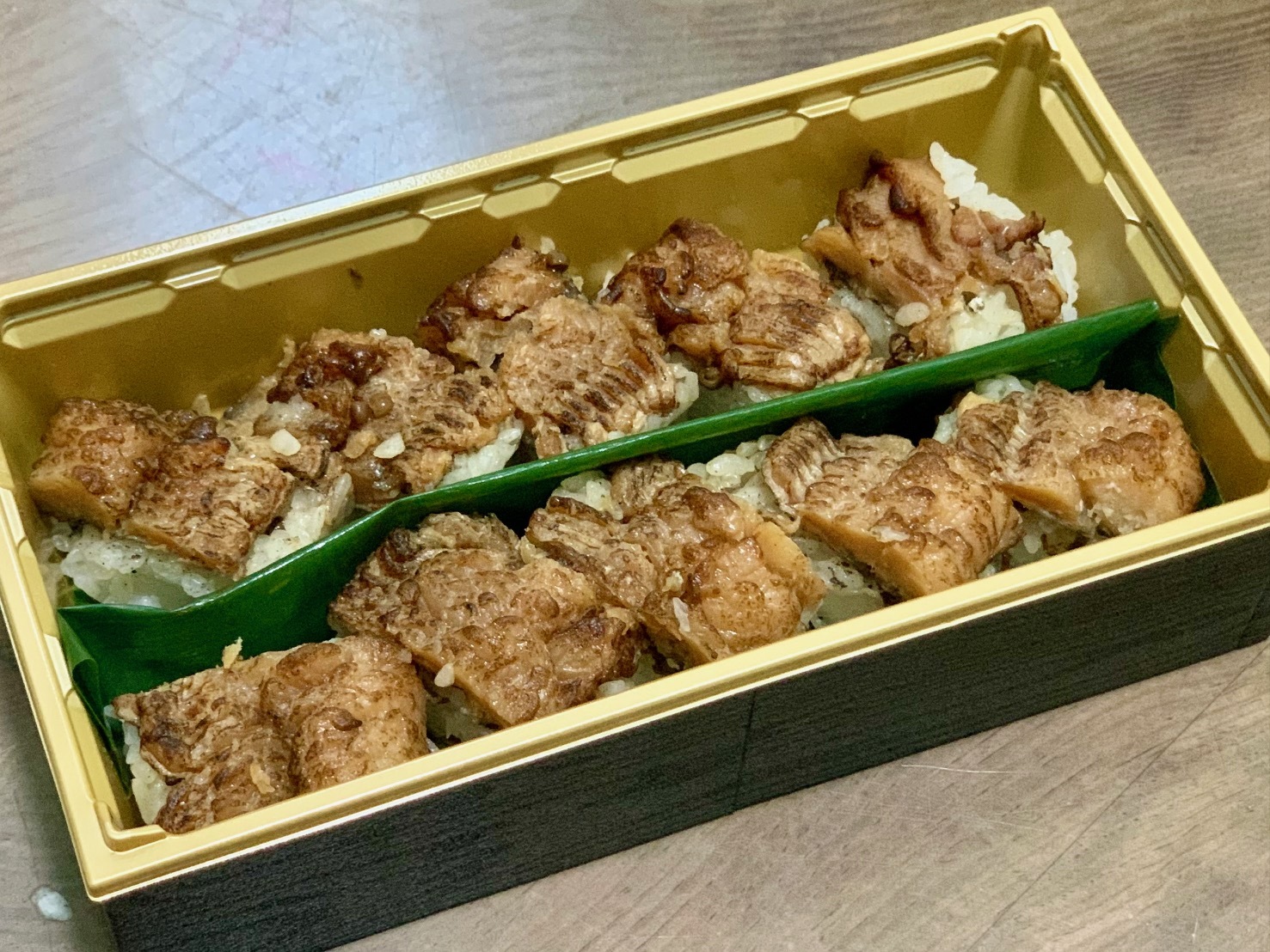 淡路の鱧寿司1,500円（7～9月）