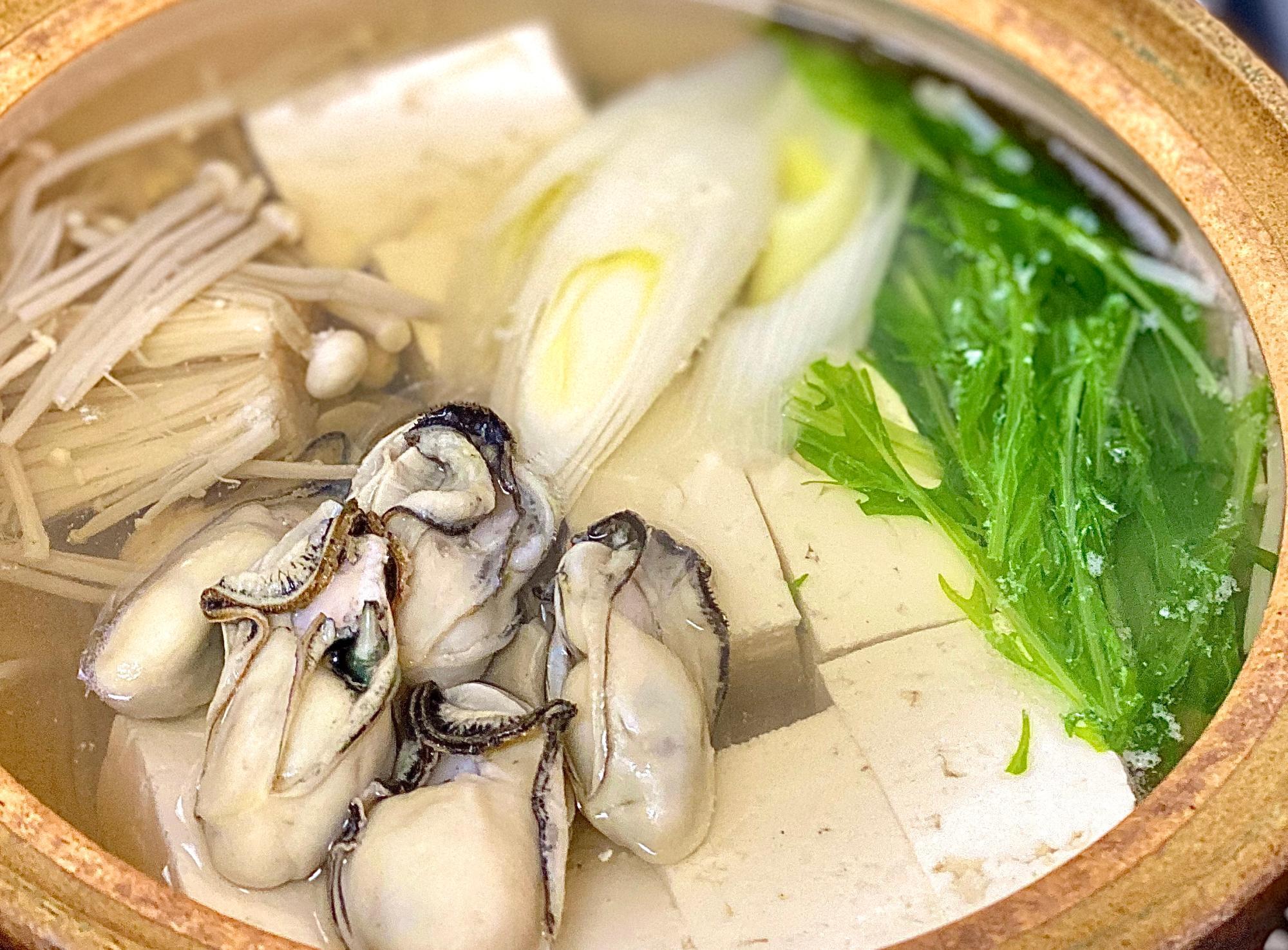 「カキ入り湯豆腐」1,200円