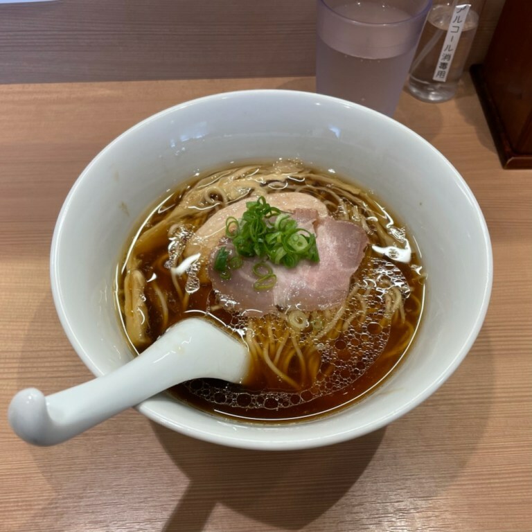 醤油らぁ麺（800円）