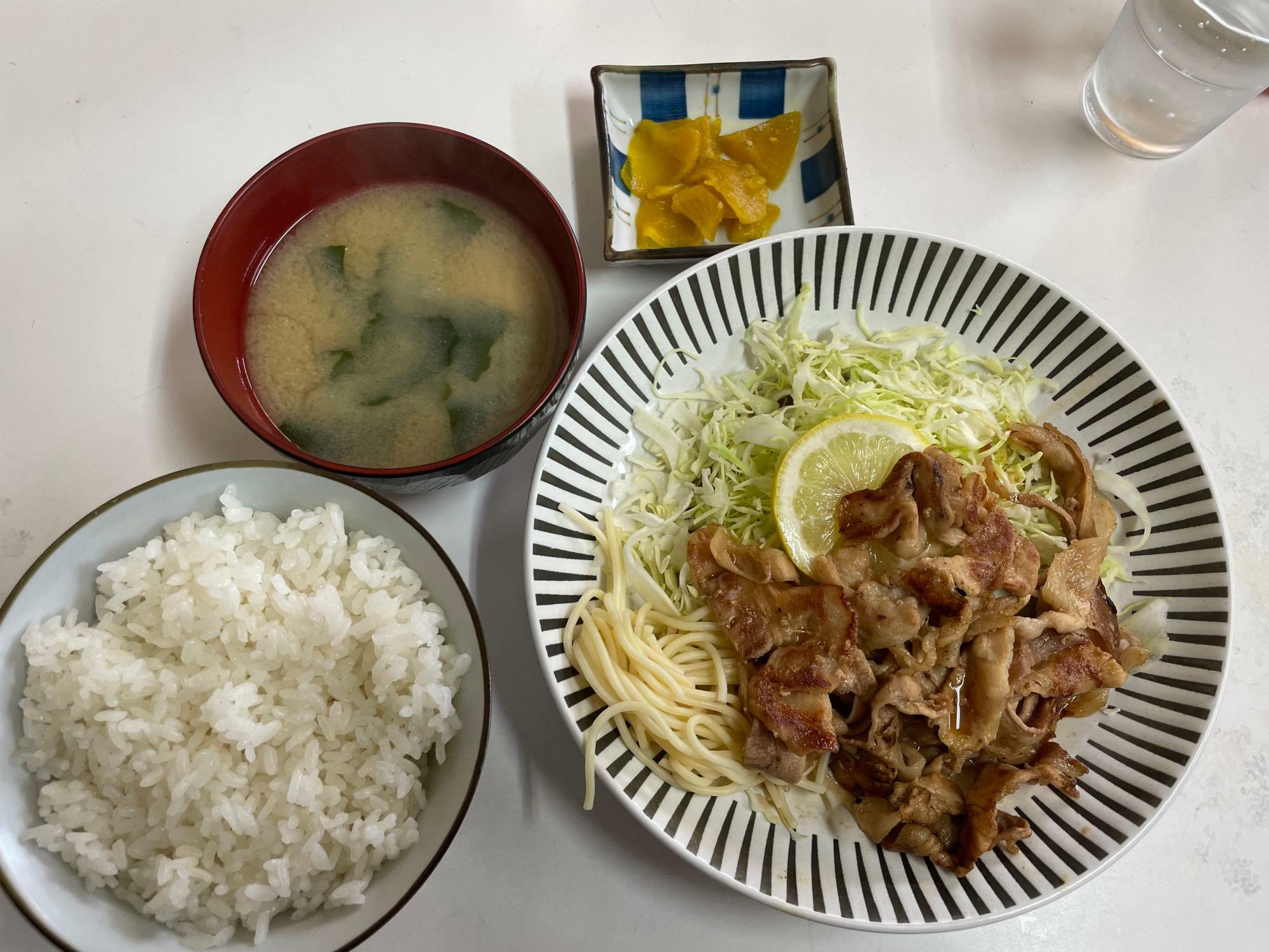 豚しょうが焼き定食（750円）