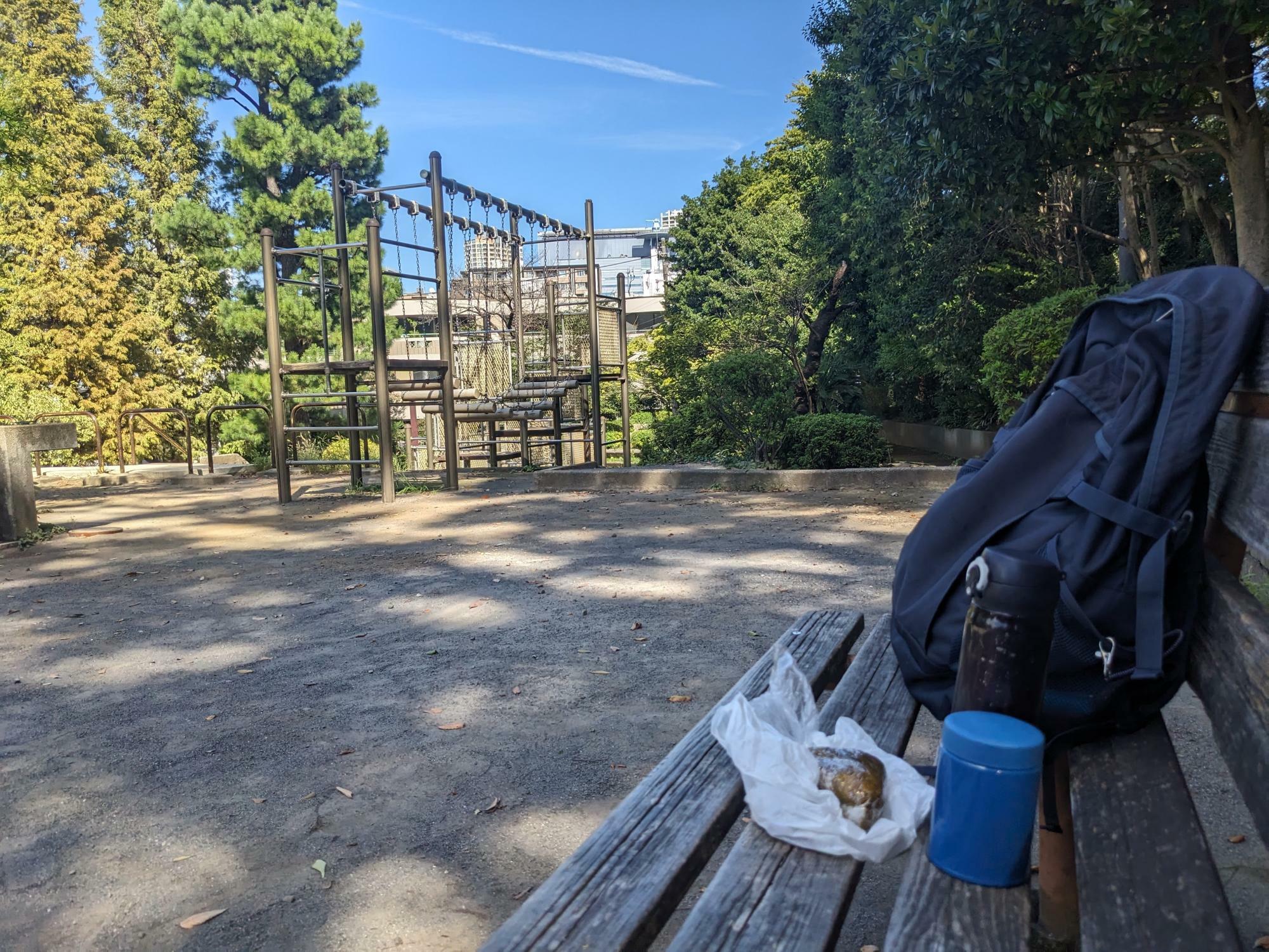 目黒不動尊の裏にある不動公園で休憩と青空ランチ