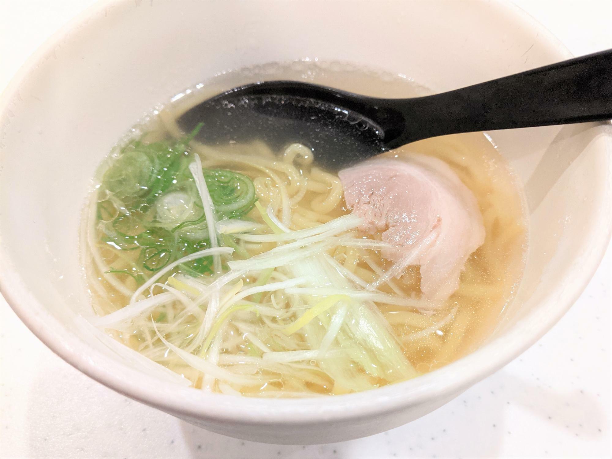 鯛スープの塩ラーメン363円