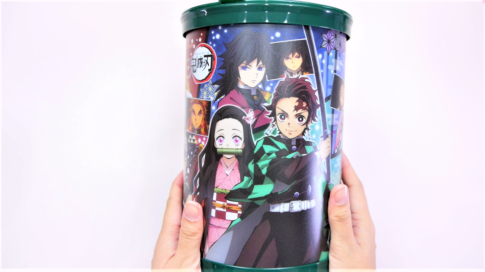 鬼滅の刃】夜中の初詣のお供にどうぞ！暗闇に浮かび上がる鬼滅の刃の