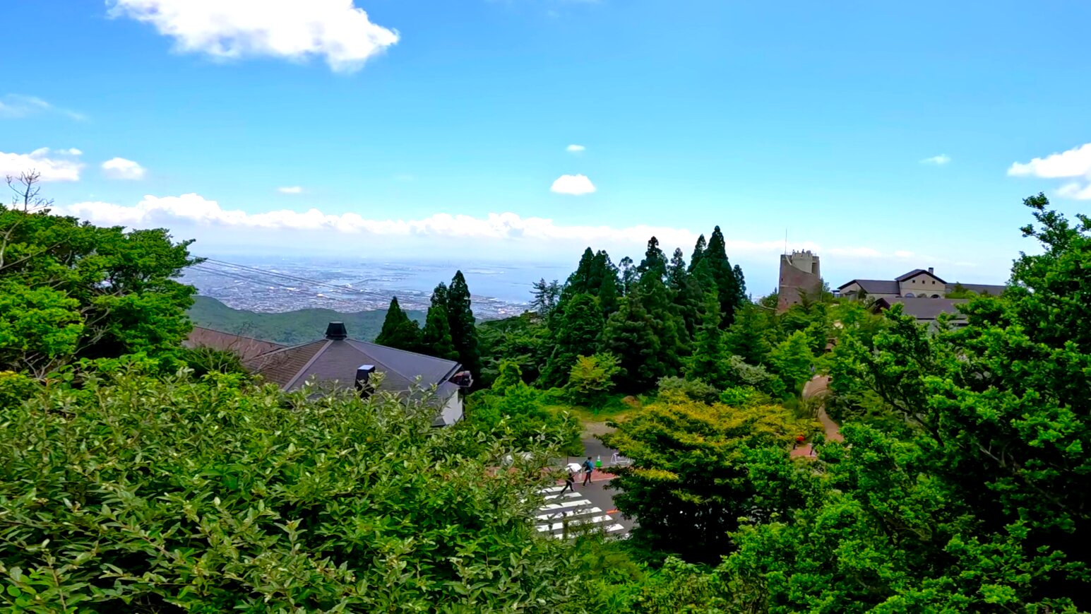 六甲山からの景色は最高！しかも標高が高いので日差しがきつくても風はとっても涼しくかなり快適に過ごせます。