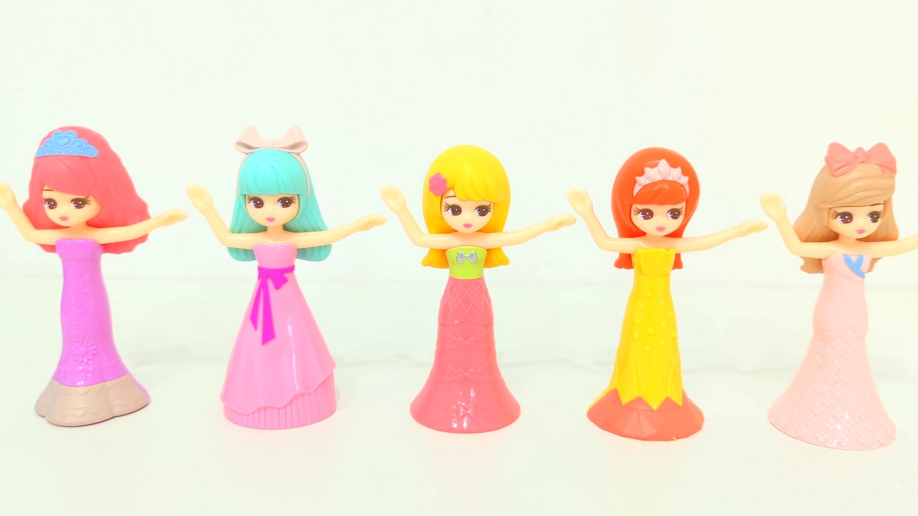 ハッピーセット】第二弾のリカちゃんは衣装チェンジが楽しめる ハッピーセット】第二弾のリカちゃんは衣装チェンジが楽しめる