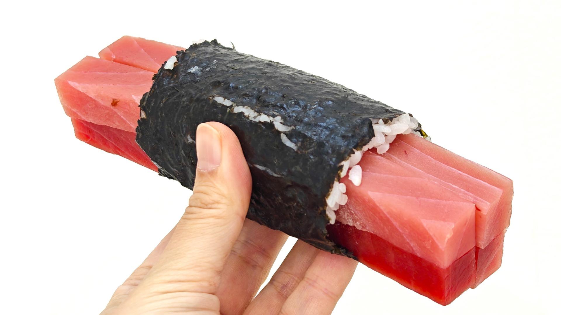 【イオン】なにこれ!?超話題の恵方巻『溢れすぎた鉄火の太巻』を実際に買ってみた。(わんこそば) - エキスパート - Yahoo!ニュース