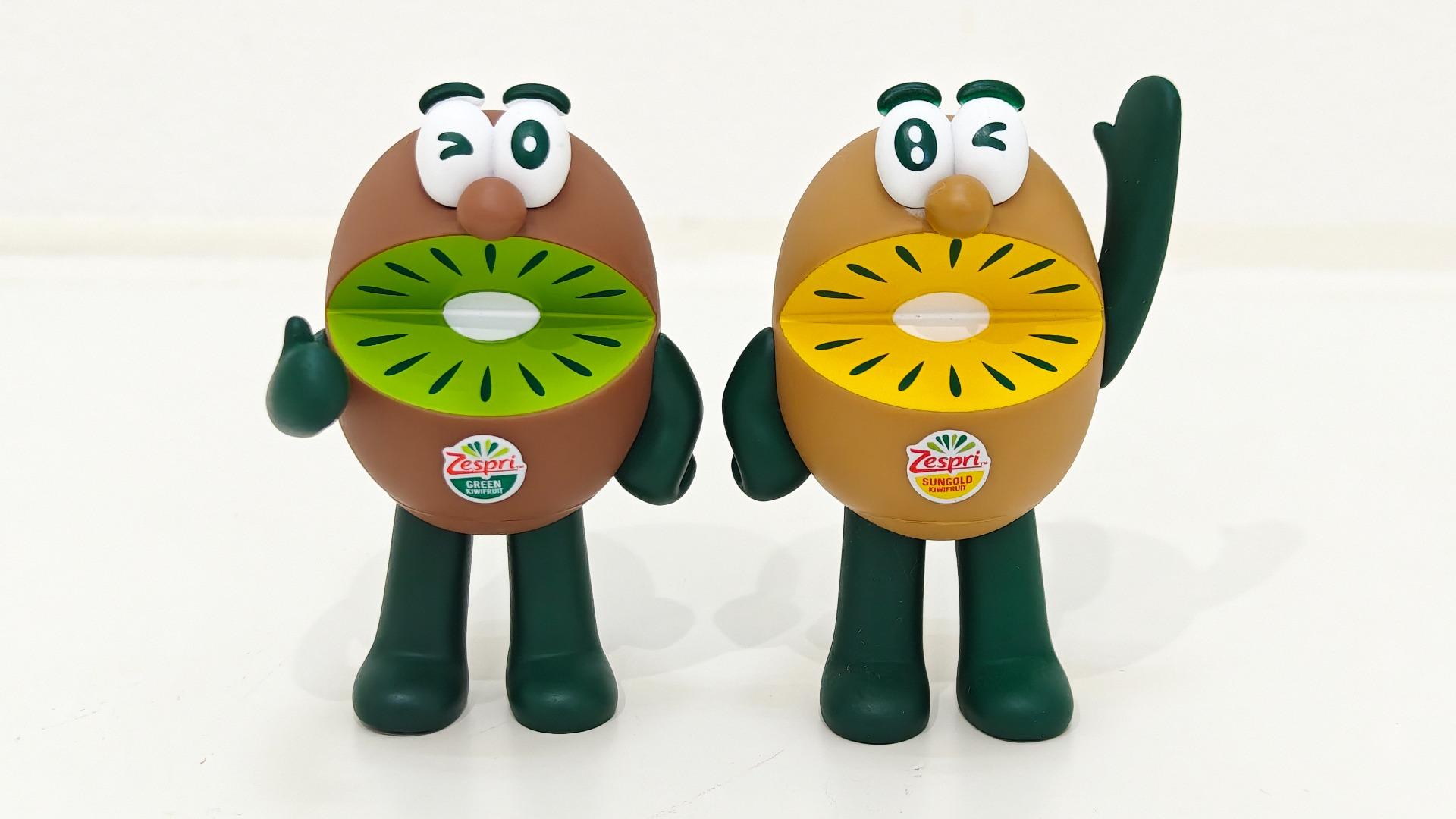 土日限定価格 ゼスプリ キウイブラザーズ フィギュア 7年目にして初めての立ちポーズ！毎年、SNSで話題沸騰の【数量