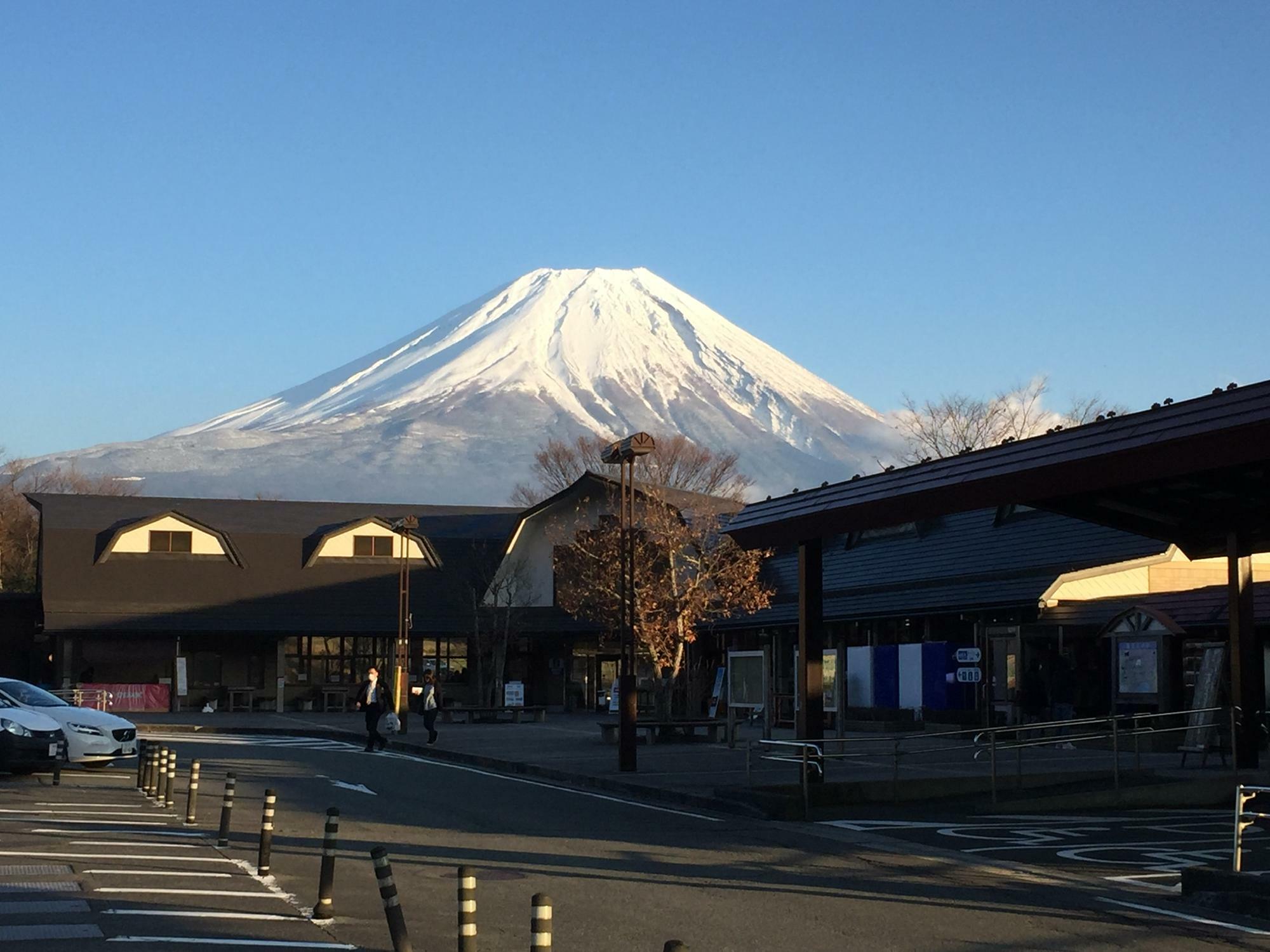 道の駅朝霧高原では富士山が綺麗に見えました。