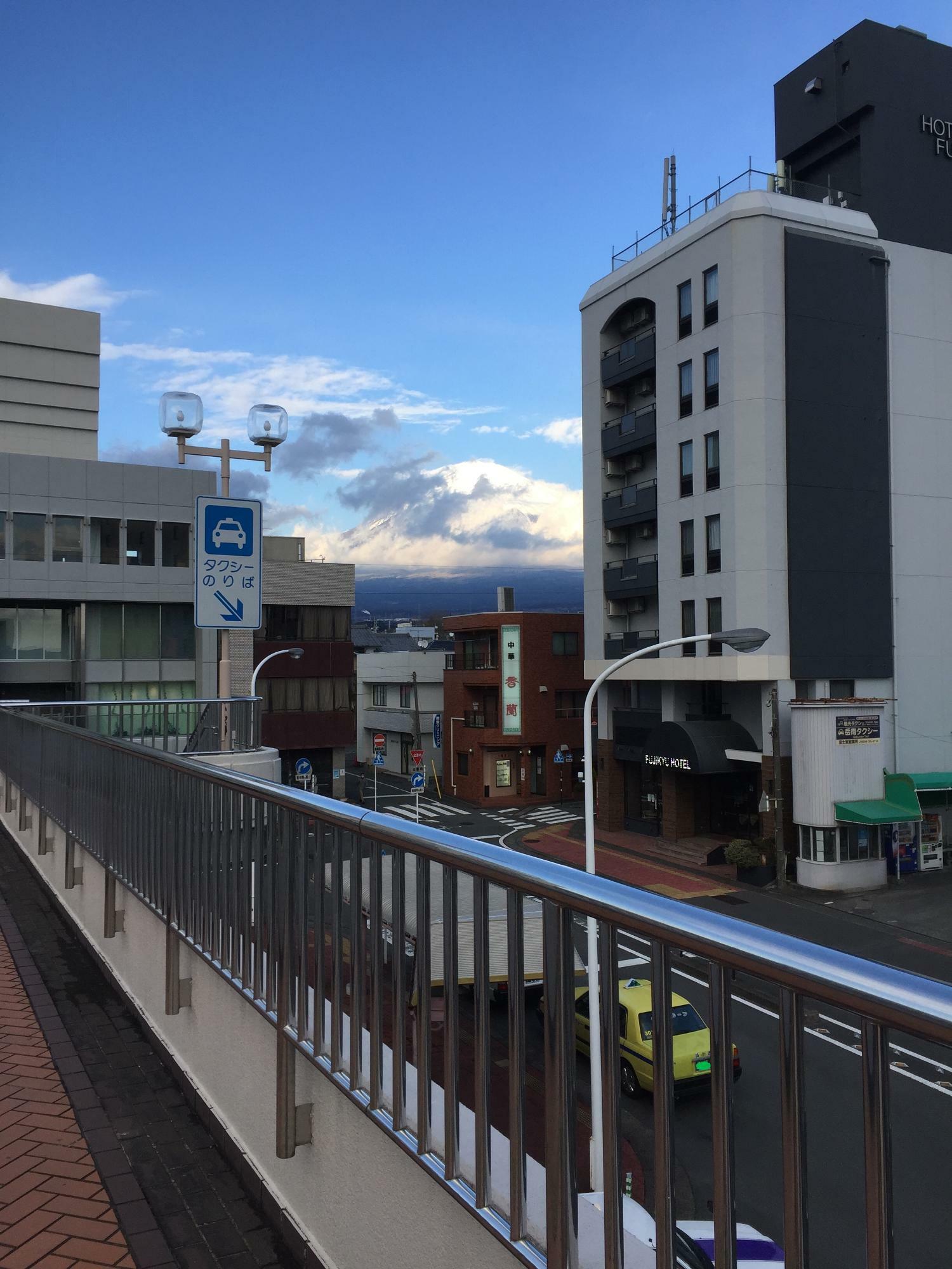 駅からの富士山