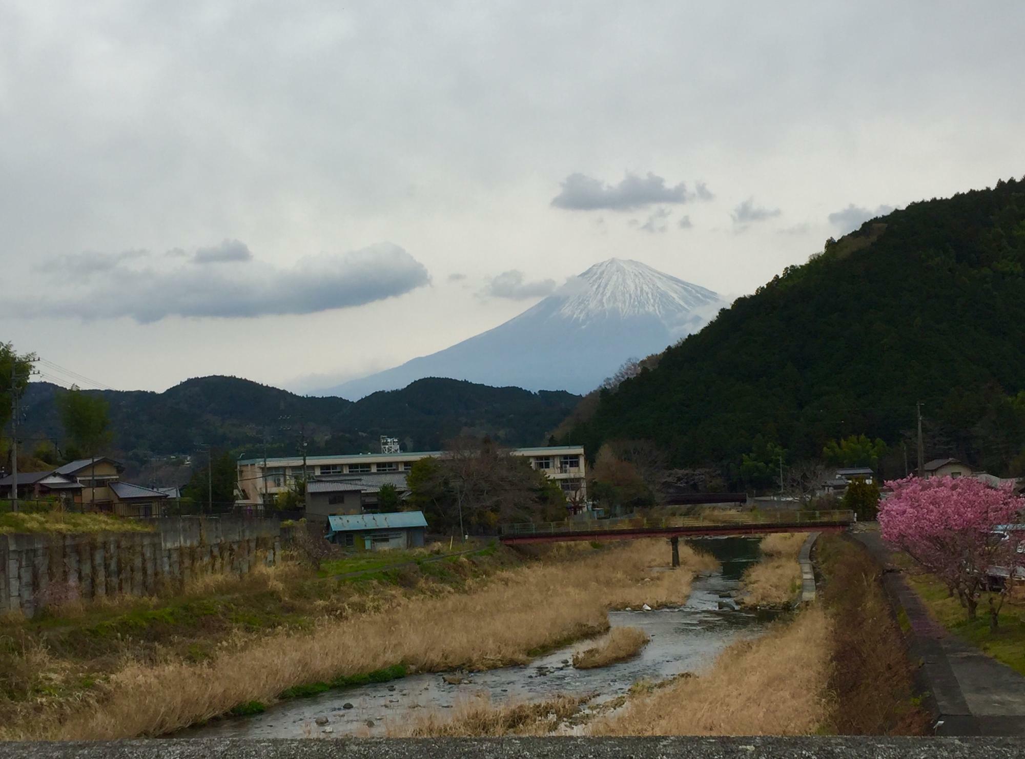 稲瀬橋からは富士山が一望！