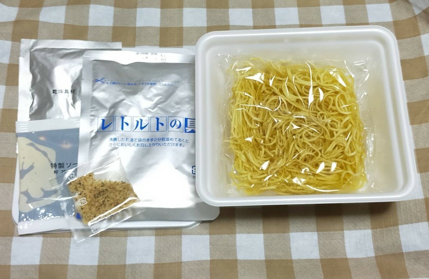 ノンフライ麺とレトルトの具は期待値大！