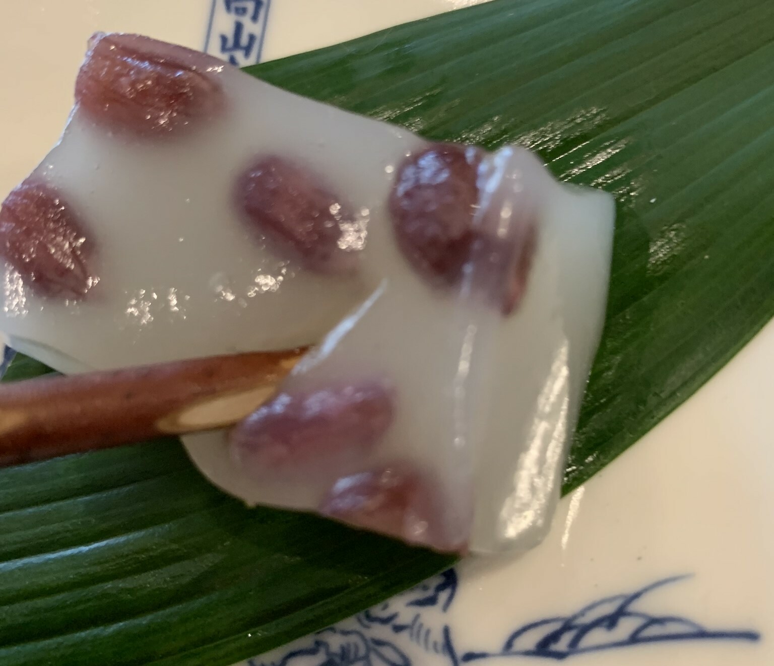 もっちりぷるぷるのミルク餡豆腐にほくほくの金時落花生が合います