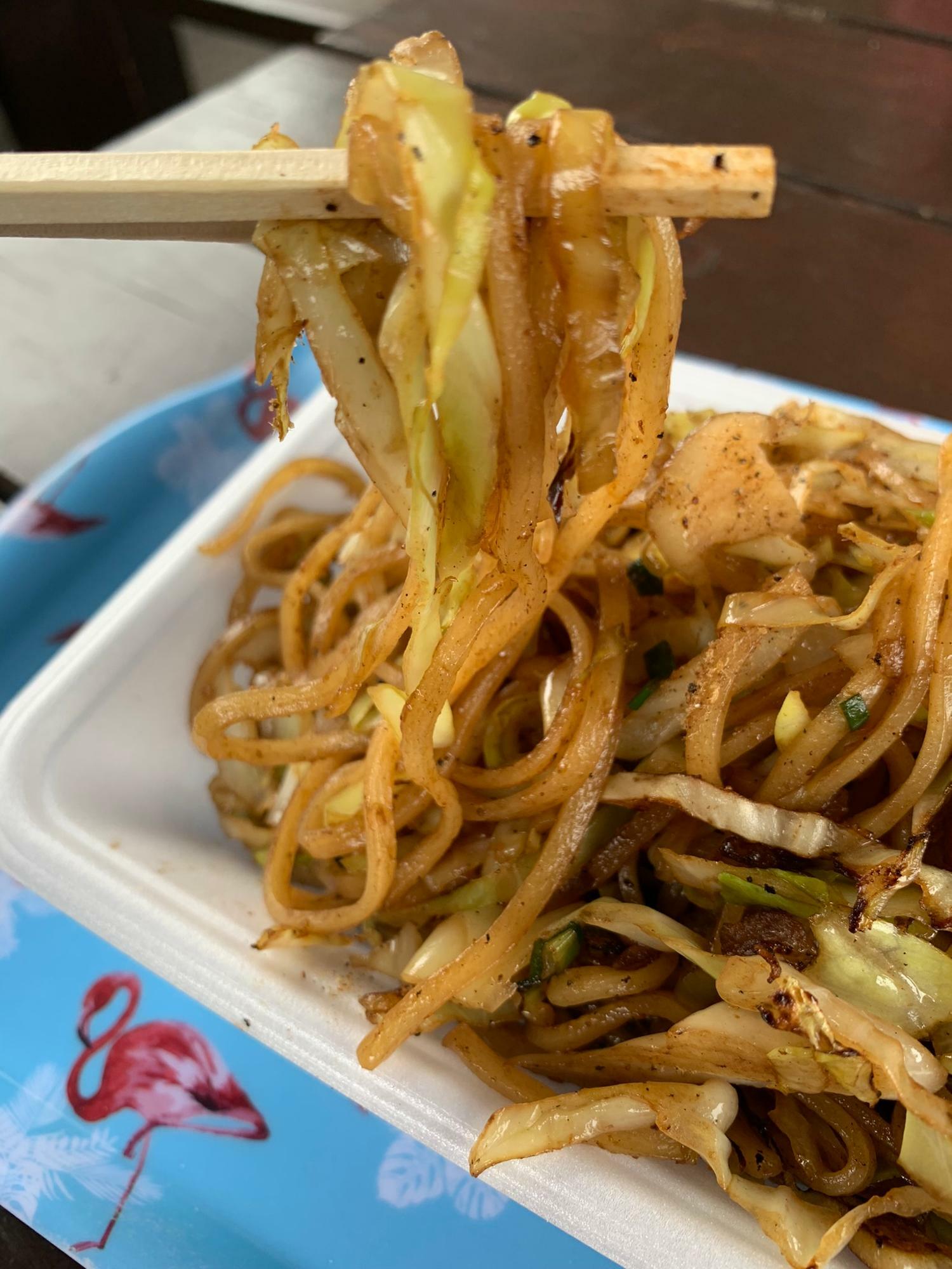 焼きたての焼きそばはやっぱりおいしい！