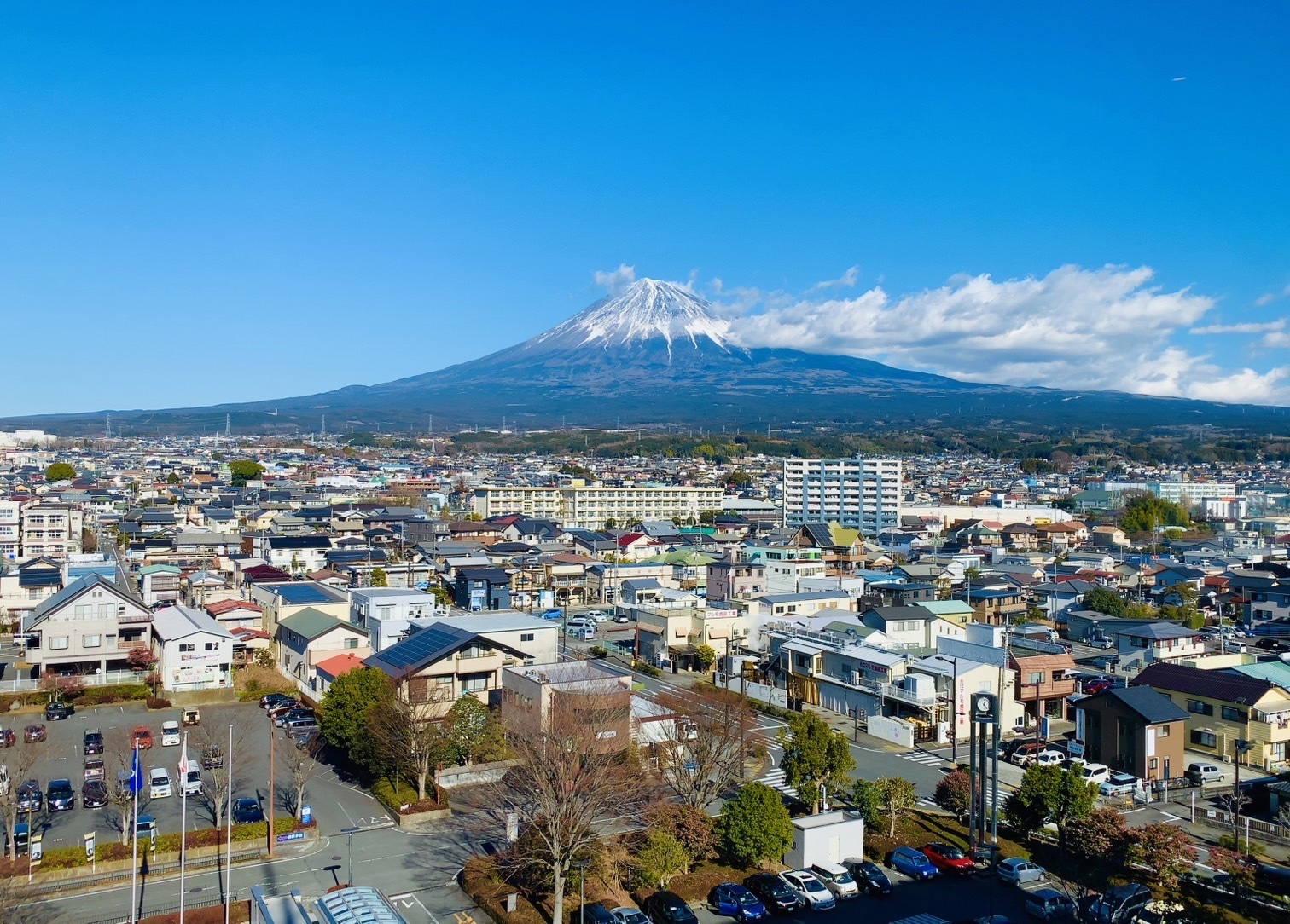 市役所7階から見た富士山